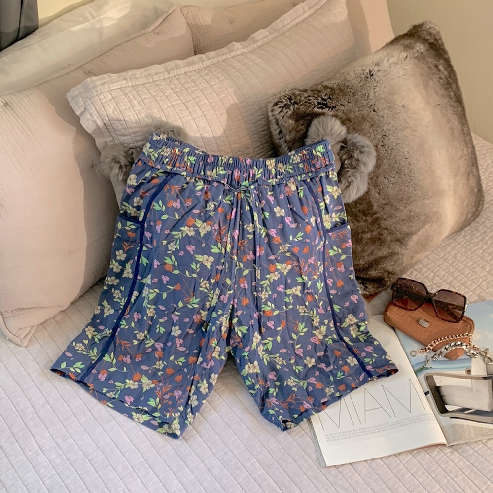Anthropologie high waist Flowy boho floral Bermuda comfy flowy shorts XS - Picture 1 of 12